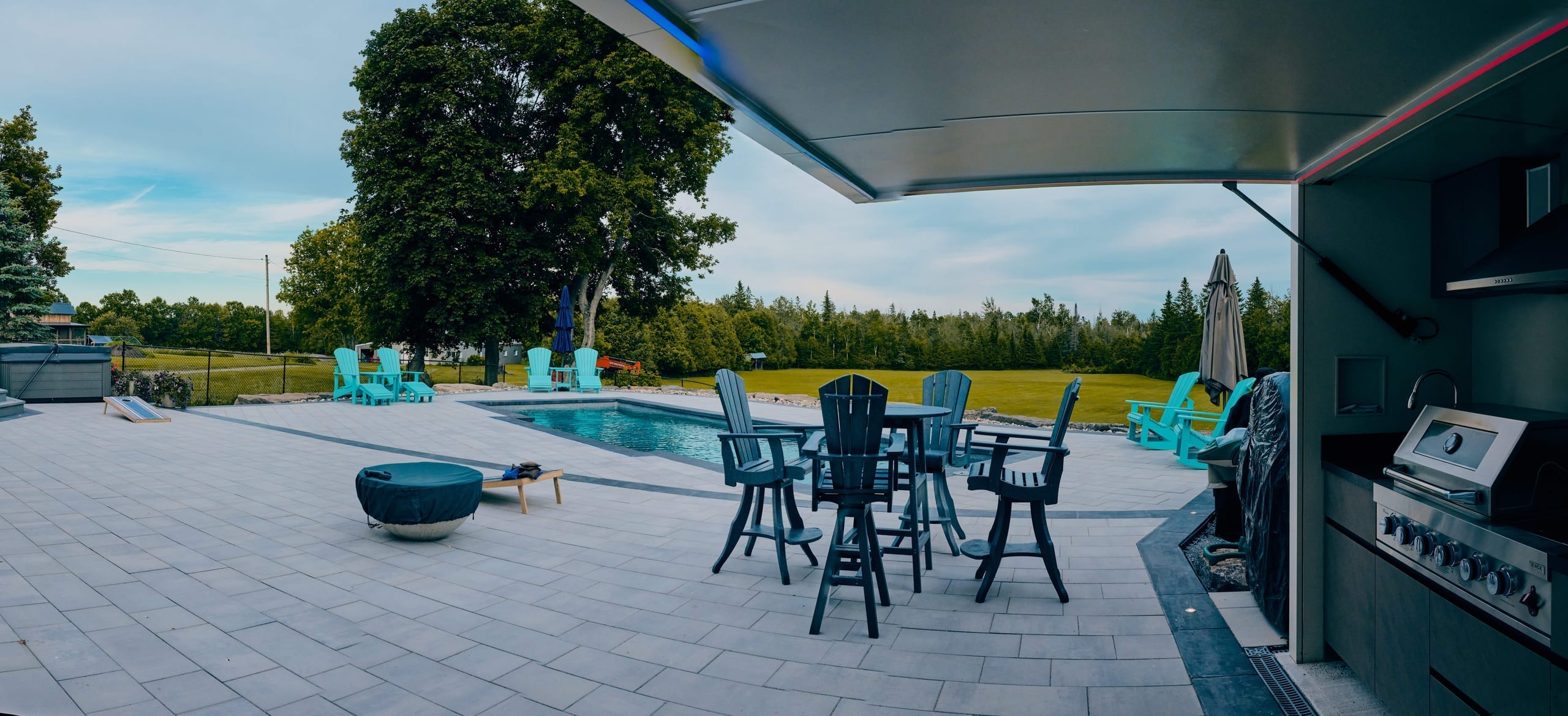 Poolside Outdoor Kitchen & Raised Patios — Kanata — 4