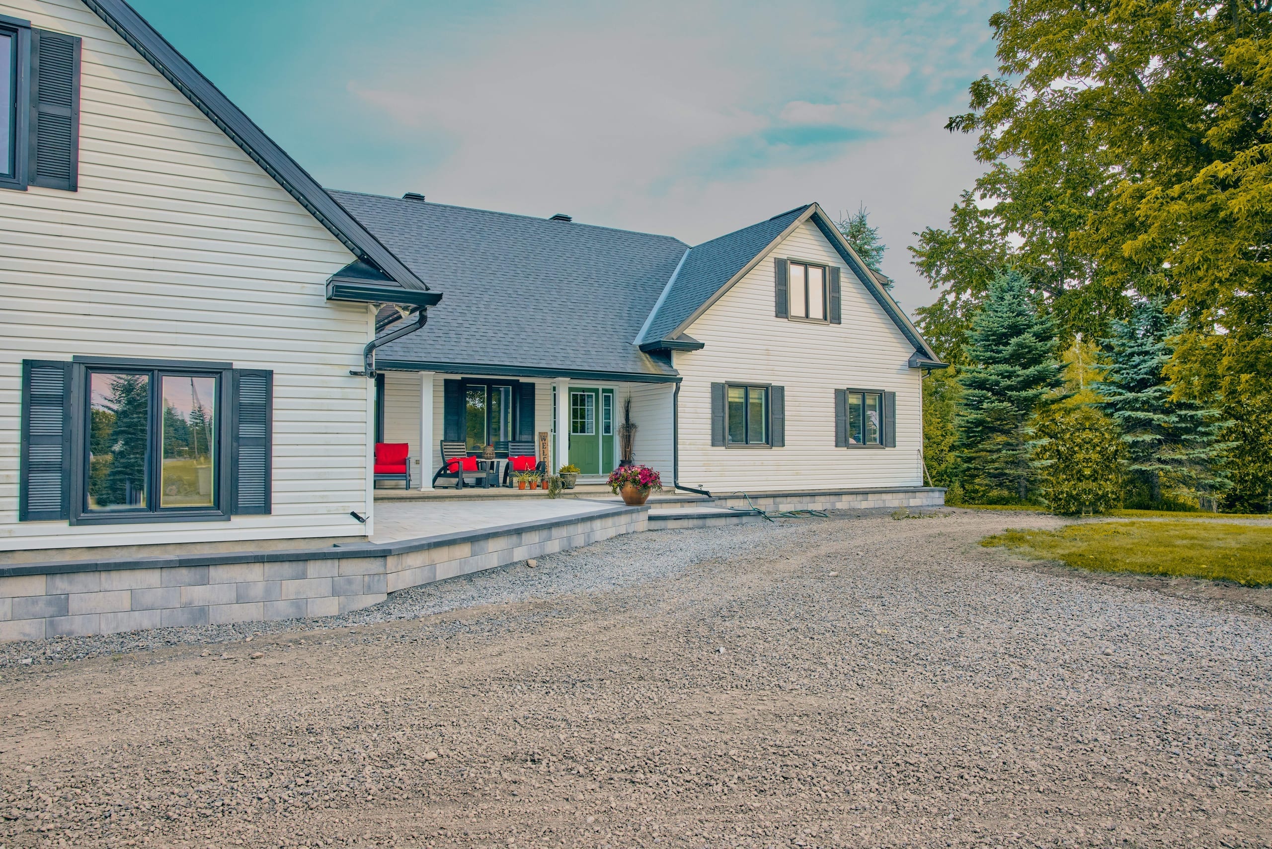 Poolside Outdoor Kitchen & Raised Patios — Kanata — 6