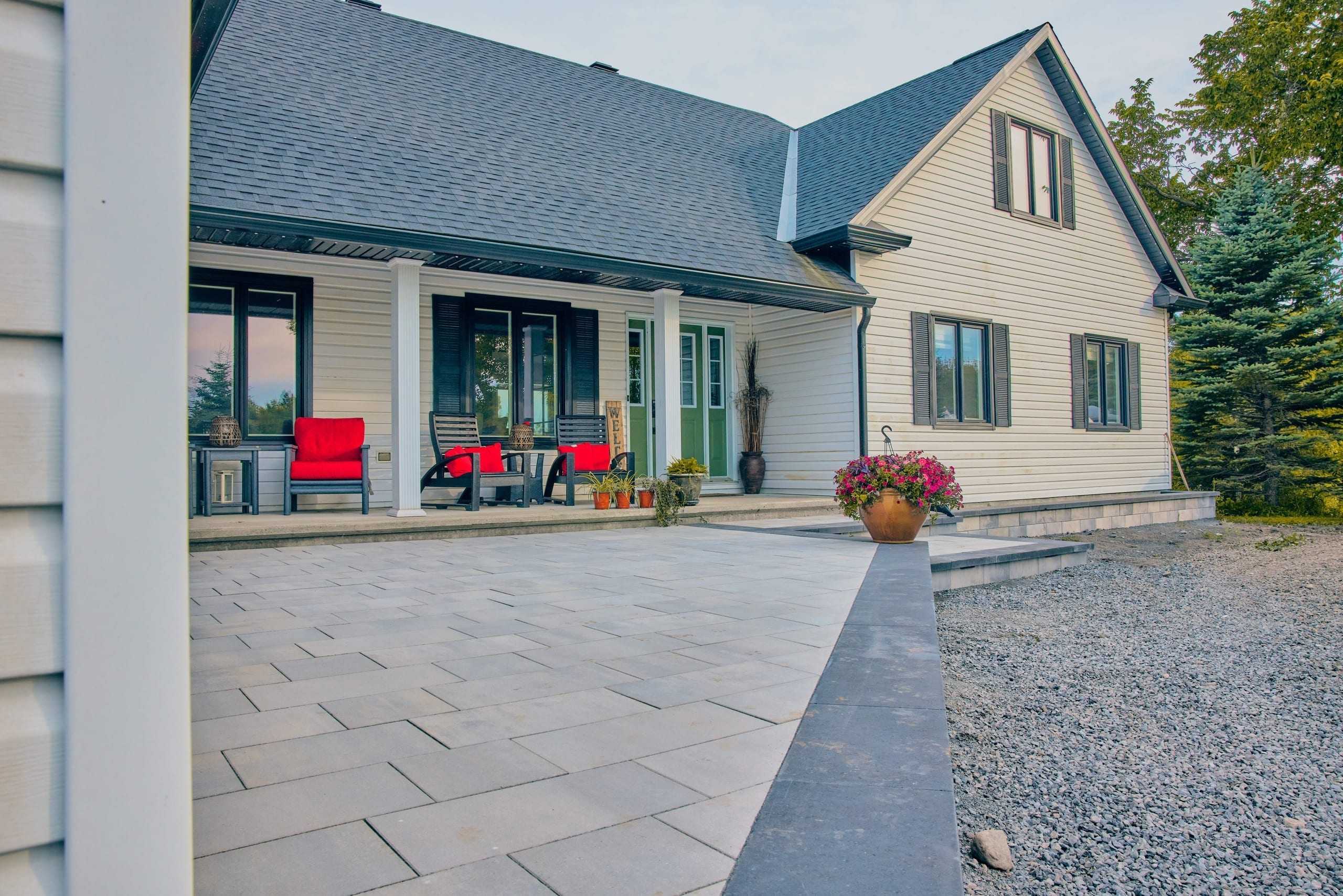 Poolside Outdoor Kitchen & Raised Patios — Kanata — 8