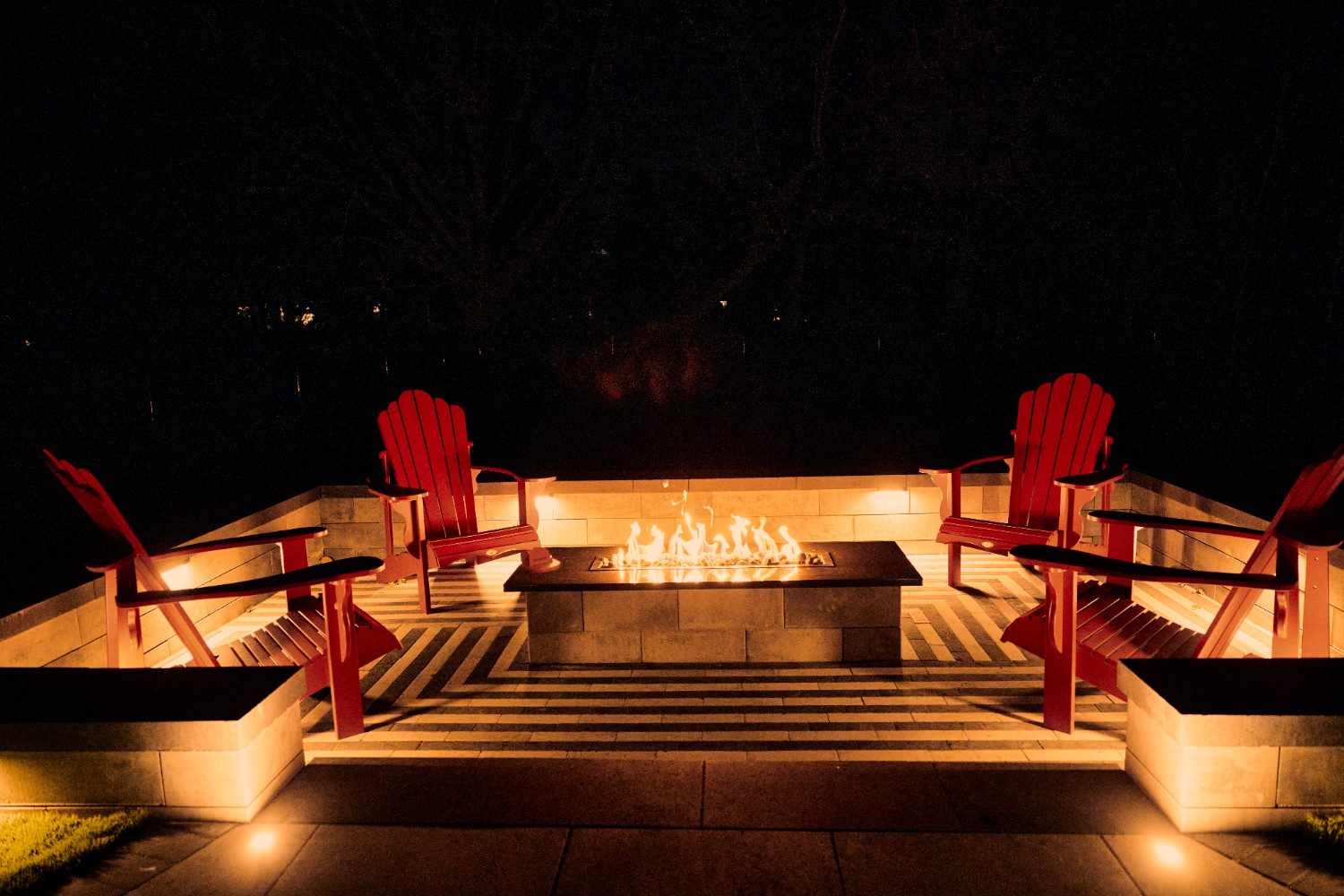 Modern Backyard Oasis with Pool — Manotick — 7
