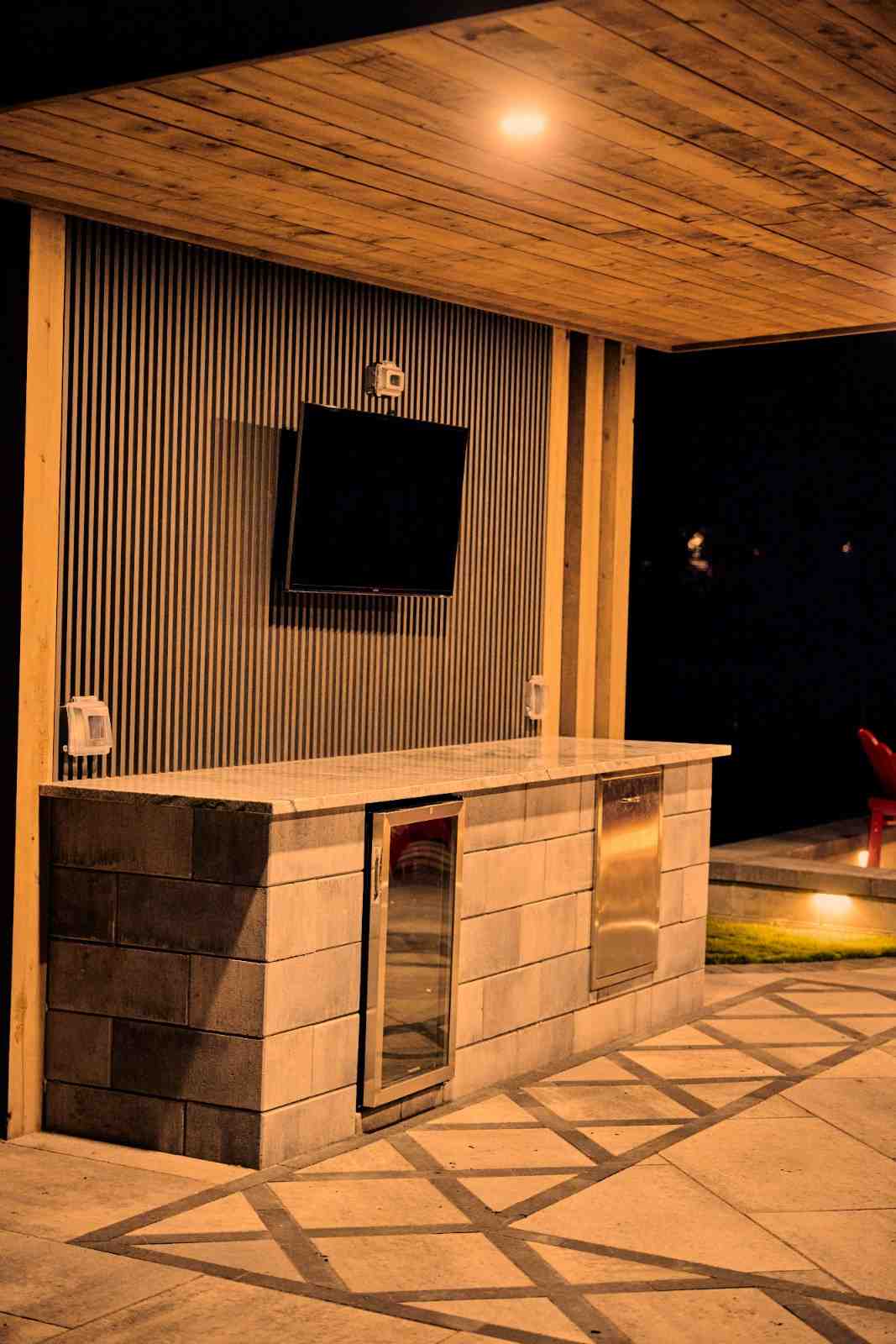 Modern Backyard Oasis with Pool — Manotick — 10