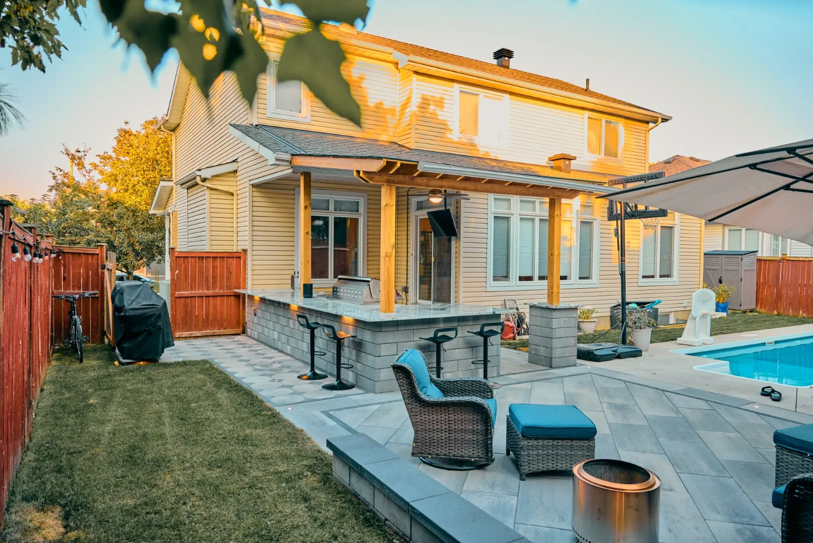 Outdoor Kitchen & Poolside Patio — Ottawa — 2