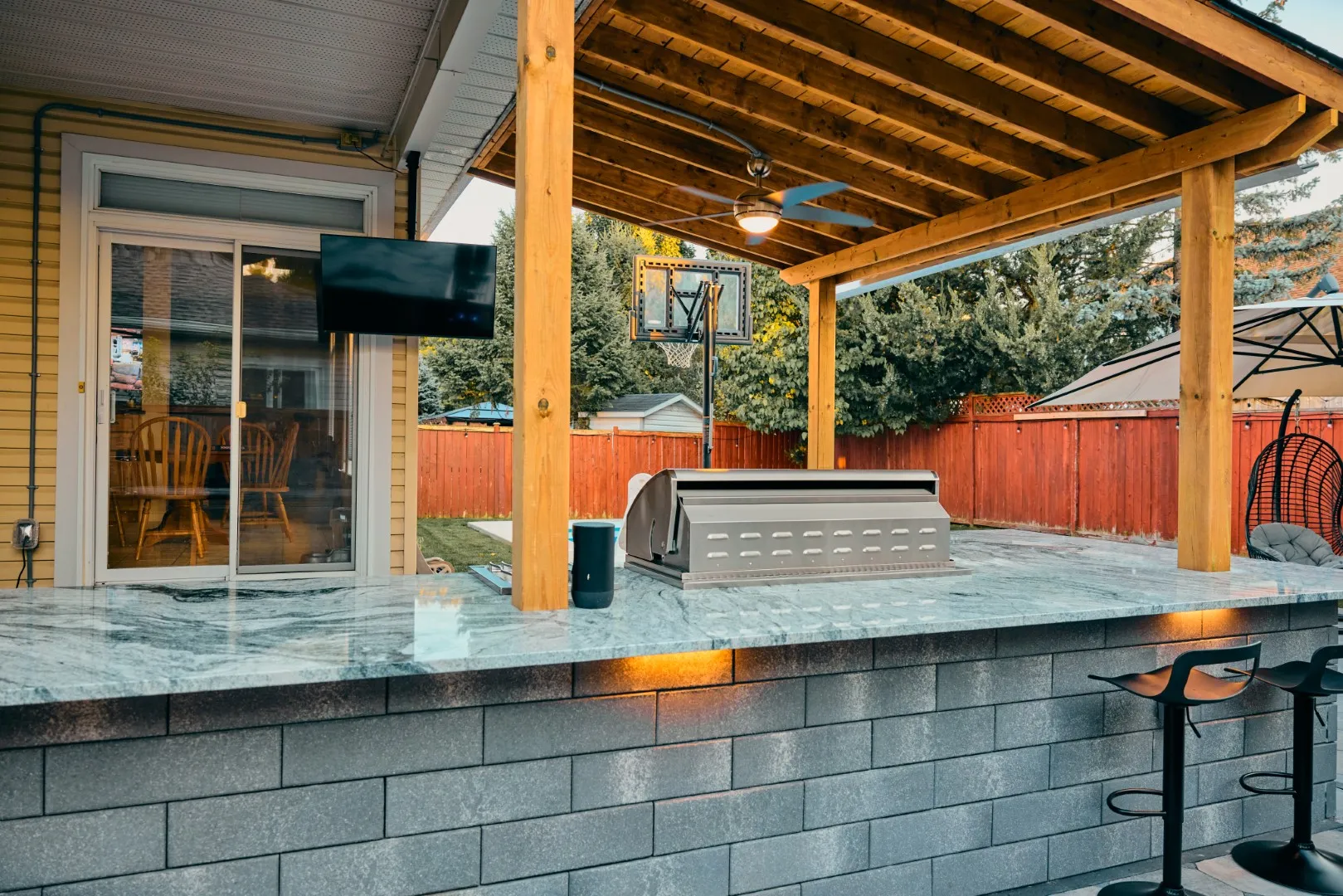 Outdoor Kitchen & Poolside Patio — Ottawa — 3