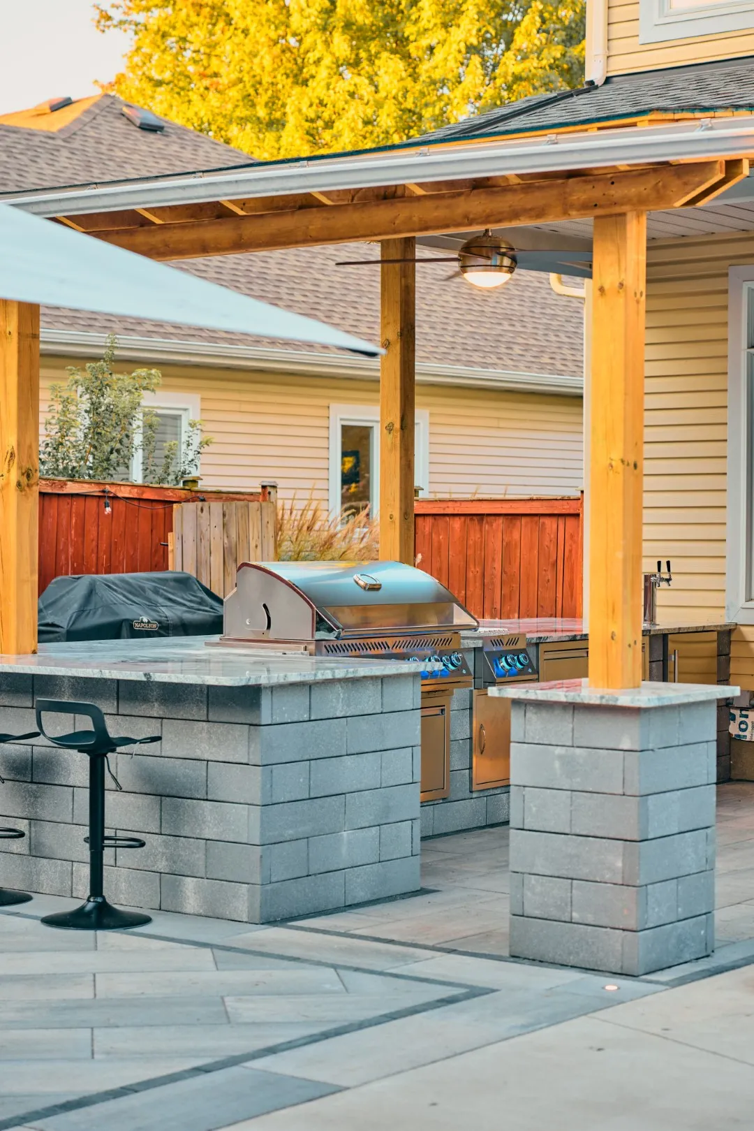 Outdoor Kitchen & Poolside Patio — Ottawa — 4