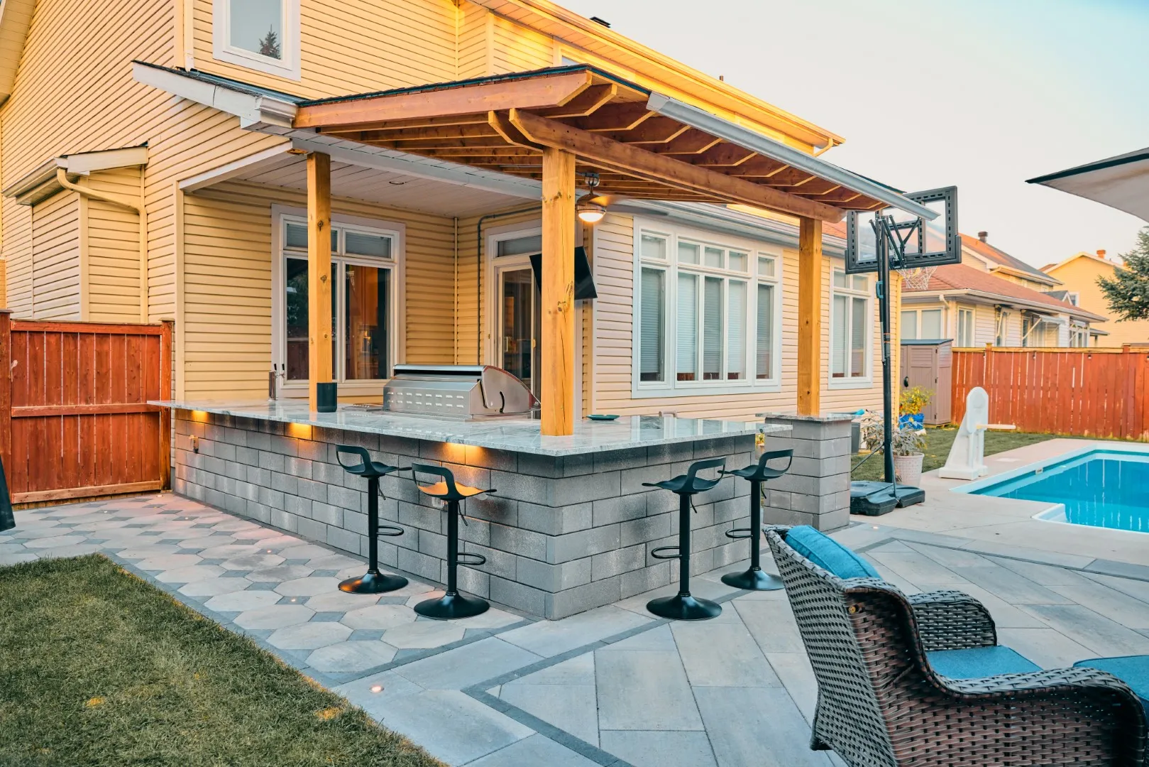 Outdoor Kitchen & Poolside Patio — Ottawa — 11