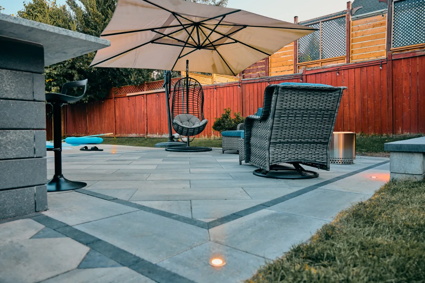 Outdoor Kitchen & Poolside Patio — Ottawa — 13