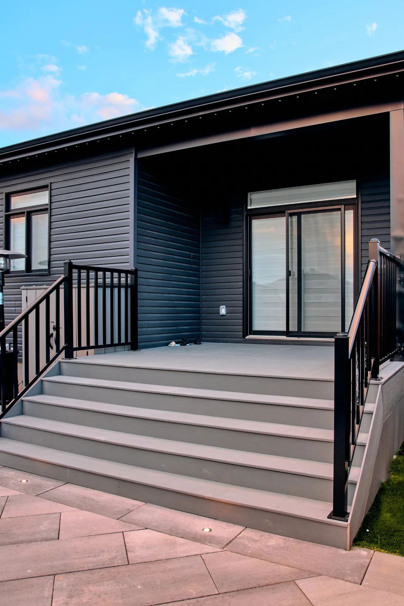 Pool & Composite Deck Backyard Retreat — Embrun — 6