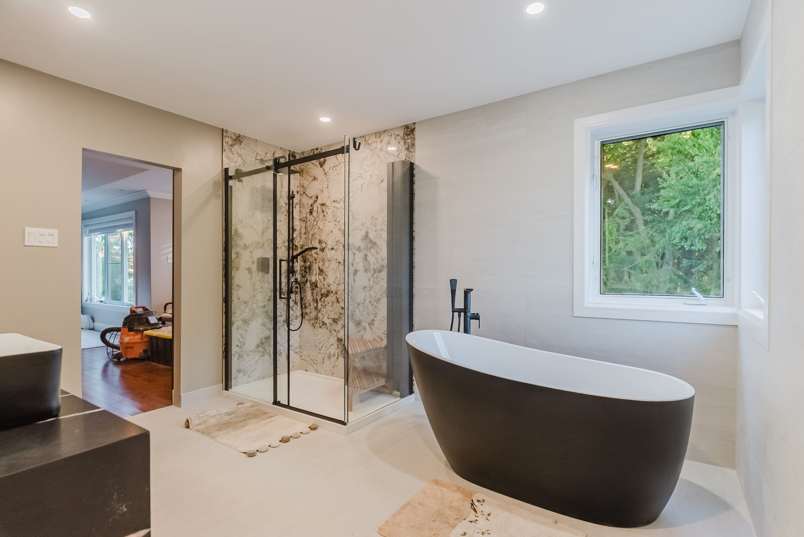 Contemporary Bathroom Renovation — Orléans — 2