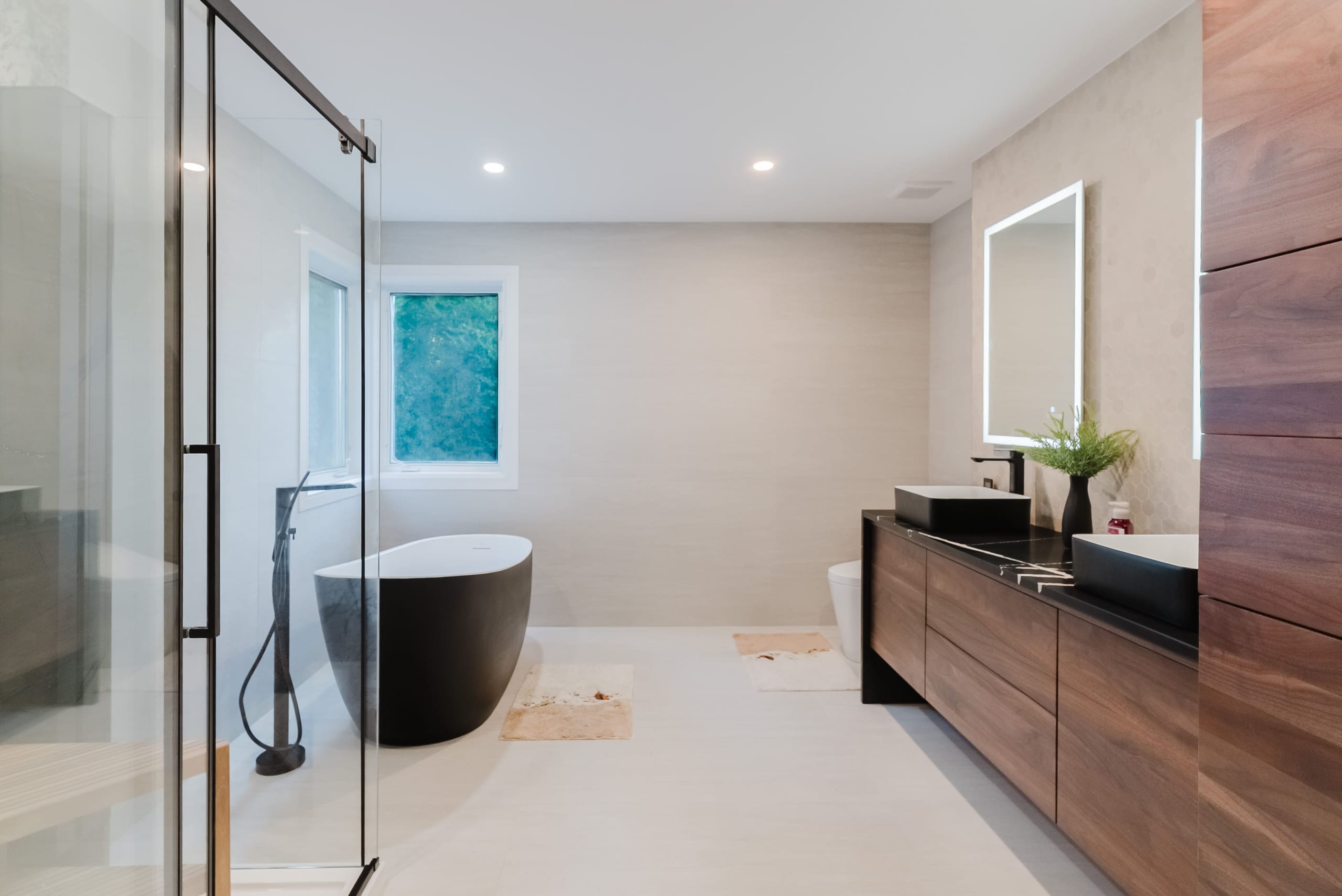 Contemporary Bathroom Renovation — Orléans — 8