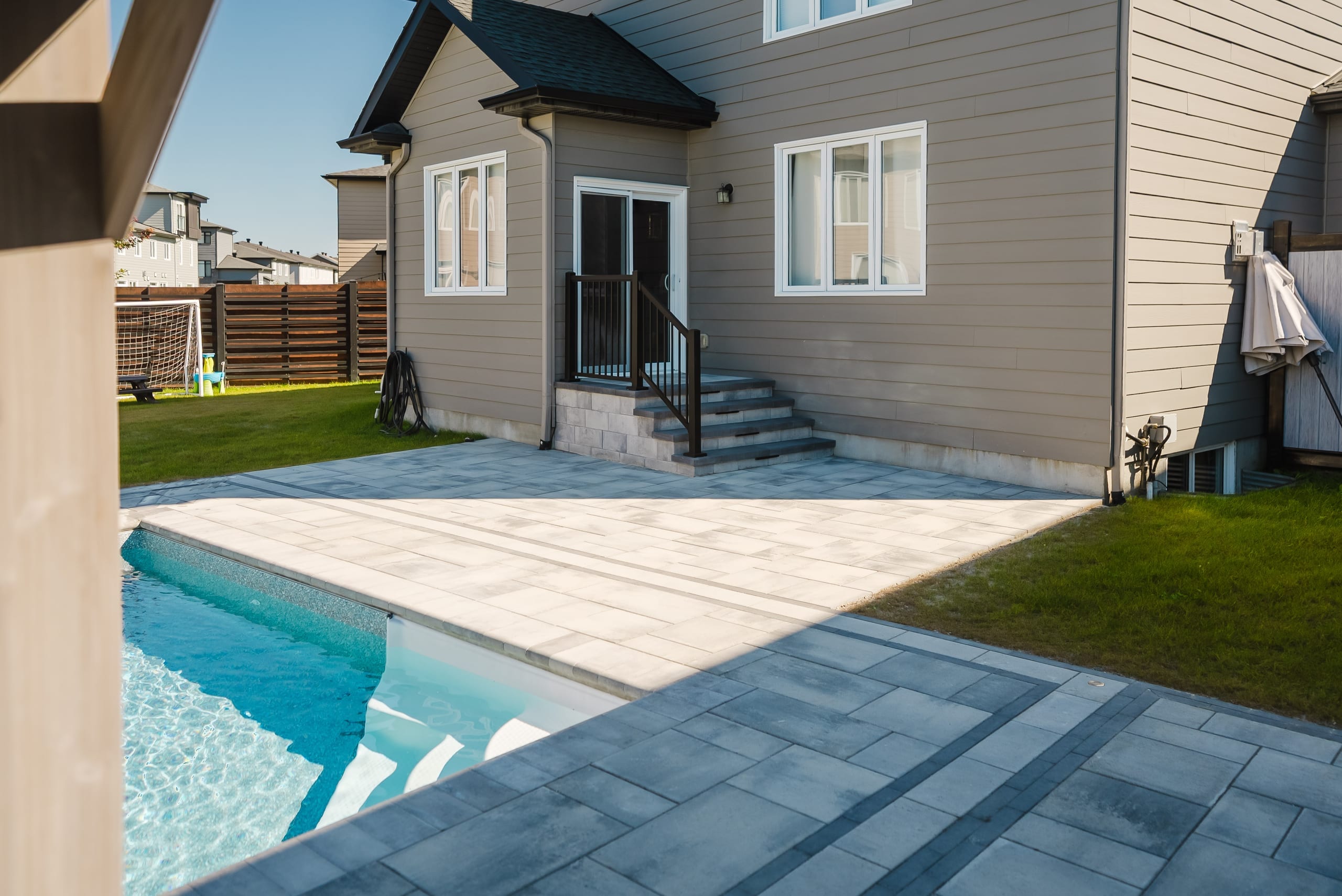 Custom Vinyl Liner Pool & Interlock Backyard — Stittsville — 13