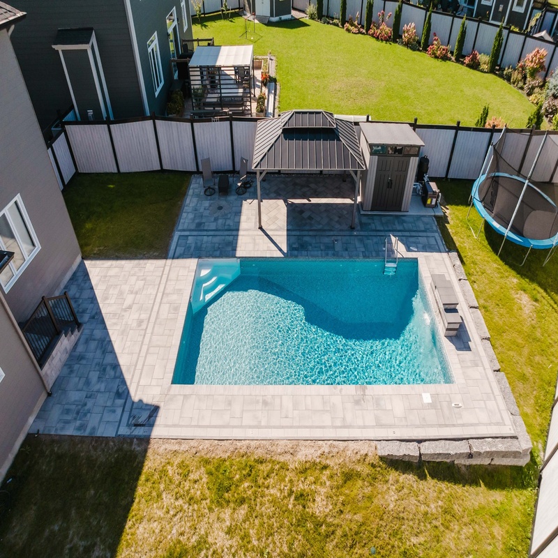 Pools & Outdoor Living