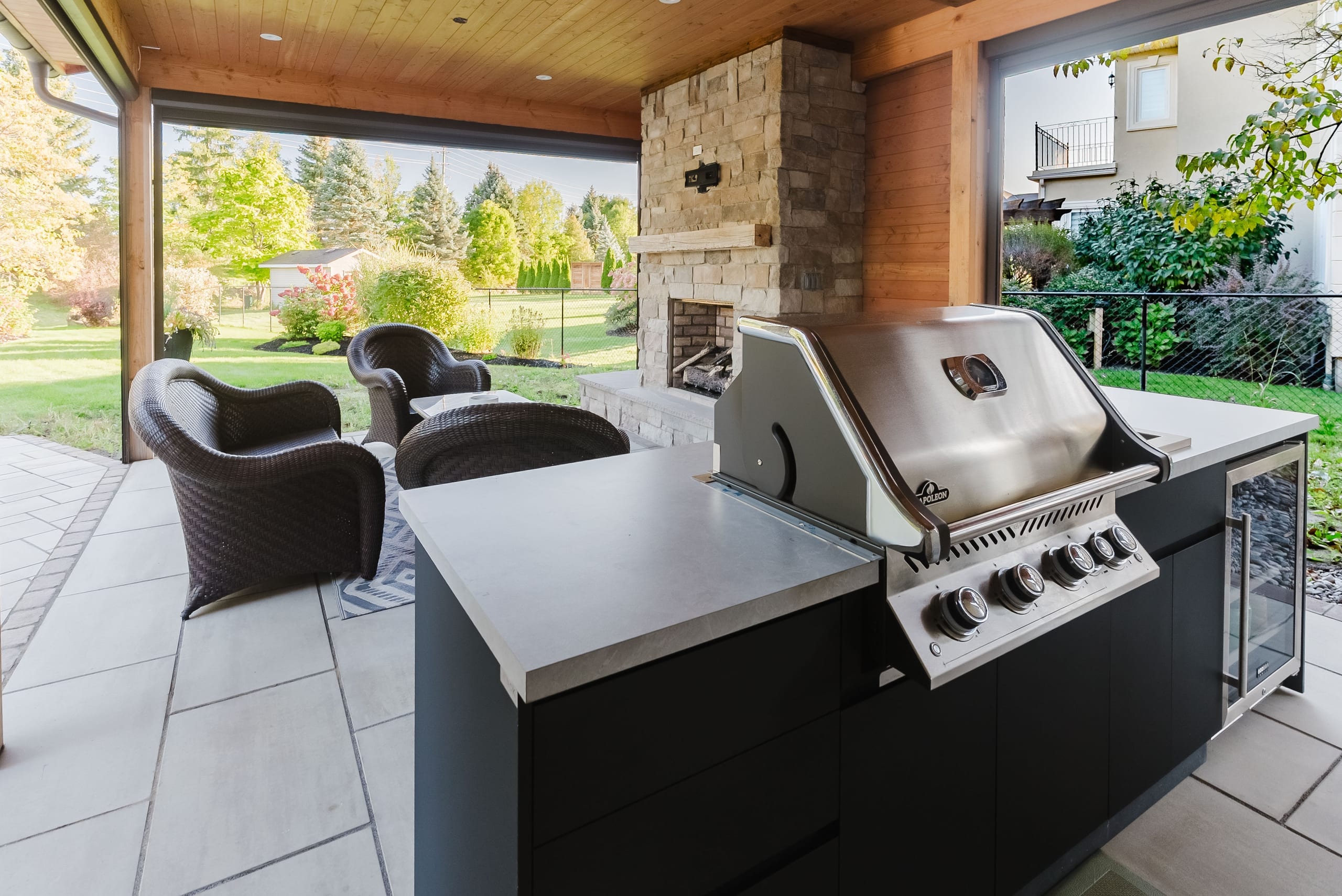 Custom Outdoor Living Design-Build — Manotick — 17