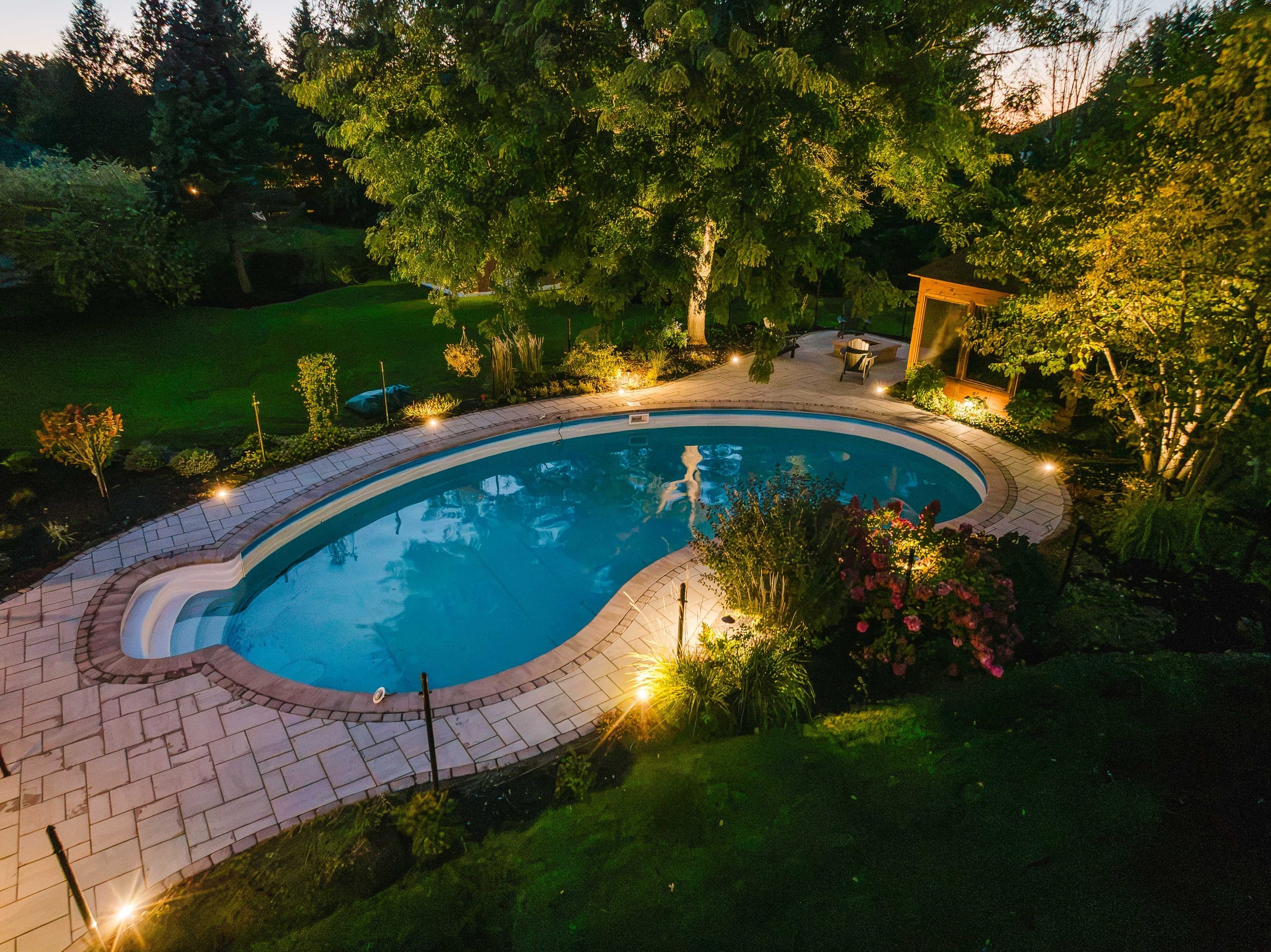 Custom Outdoor Living Design-Build — Manotick — 18