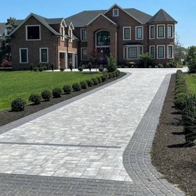 Paver Driveways img 3.jpeg